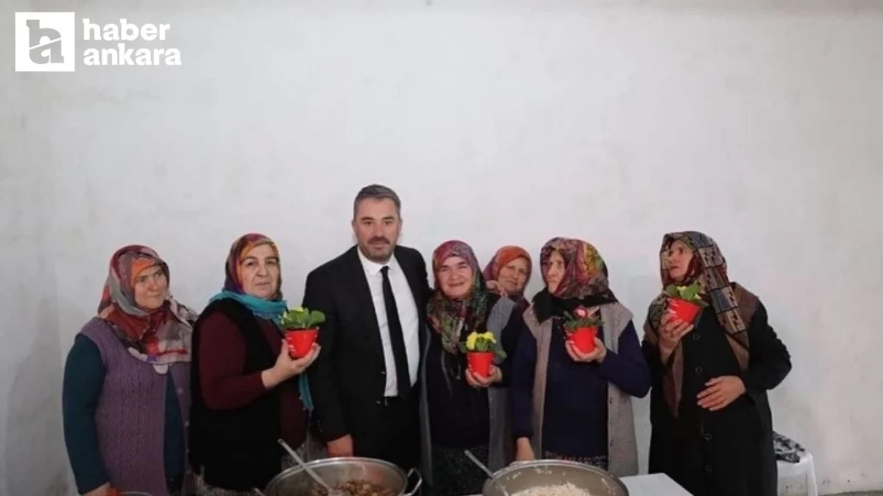 Pursaklar Belediyesi'nden Kadınlar Günü kutlaması! İlçedeki tüm kadınlara çiçek dağıtıldı