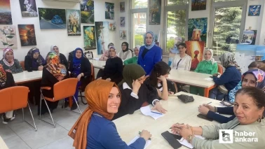 Pursaklar Belediyesi'nin kadınlar için açtığı Zarafet, Nezaket ve Görgü Kuralları kursuna ilgi sürüyor
