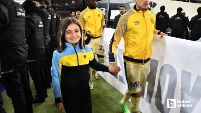 Ankaragücü - Fenerbahçe maçında seremoniye çıkan çocuklardan anlamlı mesaj