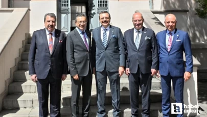 İş dünyasının önde gelen isimleri Altındağ Belediye Başkanı Veysel Tiryaki'yi ziyaret etti