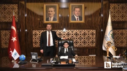 Pursaklar Belediye Başkanı Ertuğrul Çetin 23 Nisan için koltuğunu devretti