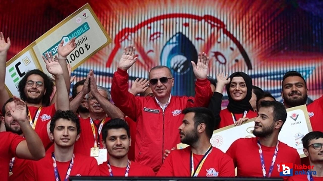 Depremzedelerden büyük başarı! TEKNOFEST birincileri Cumhurbaşkanı Erdoğan'dan ödüllerini aldı