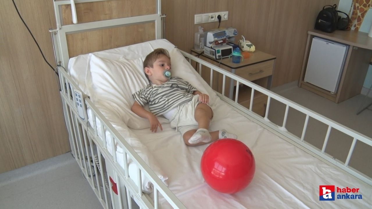 Şahdamarındaki baloncuğuyla mücadele eden Ahmet bebek, Ankara'da sağlığına kavuştu!
