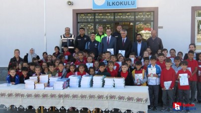 Ankara'nın Evren ilçesinde öğrencilere yardımcı kaynak kitap desteği sağlandı