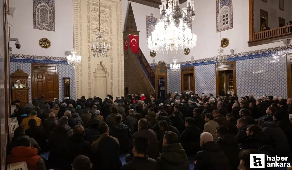 Ankara'da Hacı Bayram-ı Veli Camisi'nde şehitler için dua edildi!