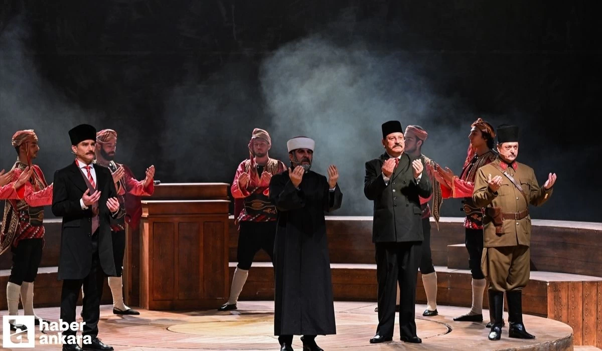 Ankara'da Cumhuriyet'e Doğru tiyatro oyunu yeniden sergilendi!