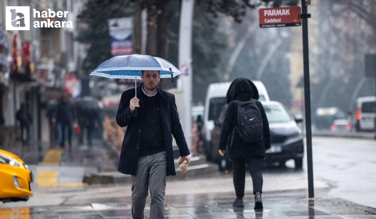 Ankara'da sabah saatlerinden itibaren yağmur etkili oldu