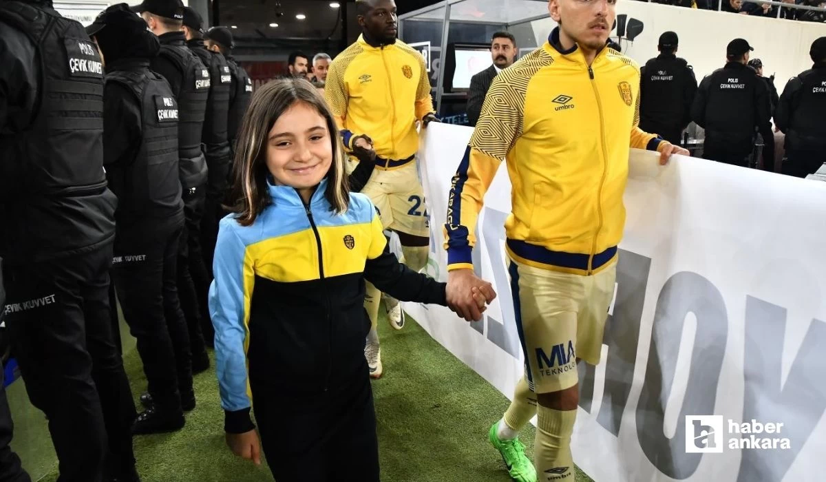 Ankaragücü - Fenerbahçe maçında seremoniye çıkan çocuklardan anlamlı mesaj