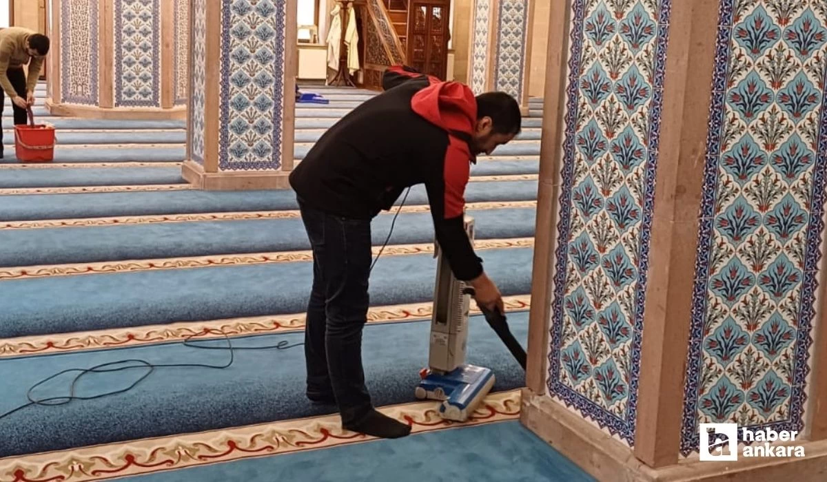 Pursaklar Belediyesi Ramazan ayı öncesi cami ve mescitleri temizliyor!