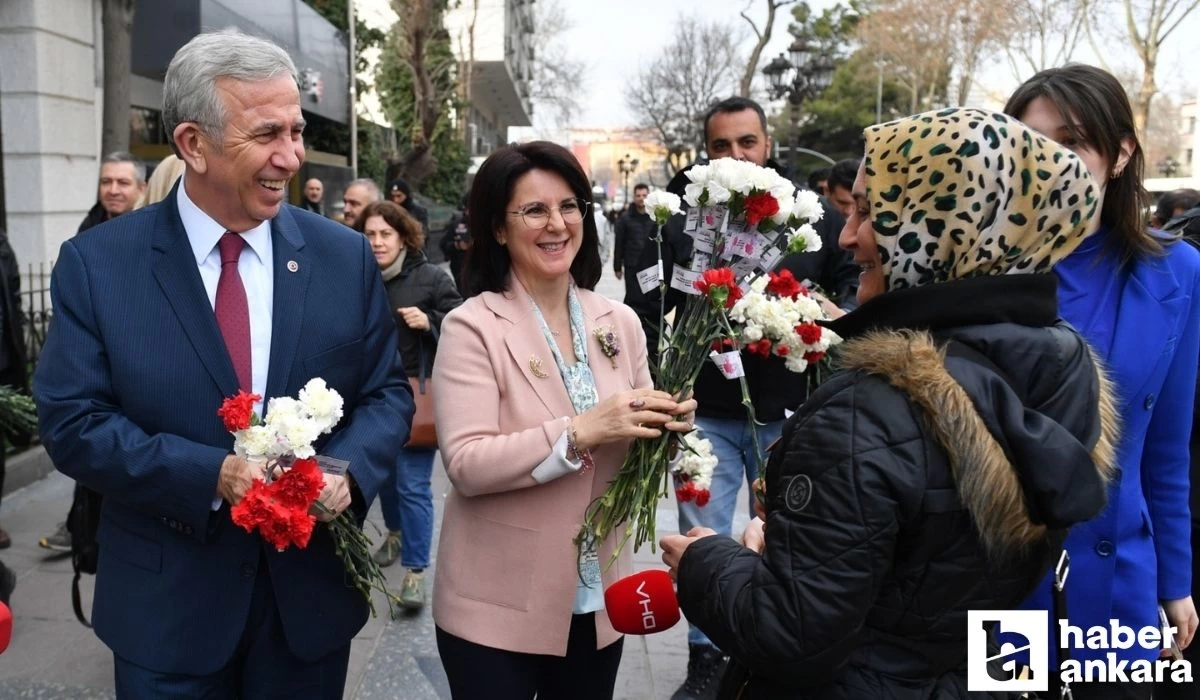 ABB Başkanı Yavaş'tan Kızılay'da kadınlara karanfil hediyesi!