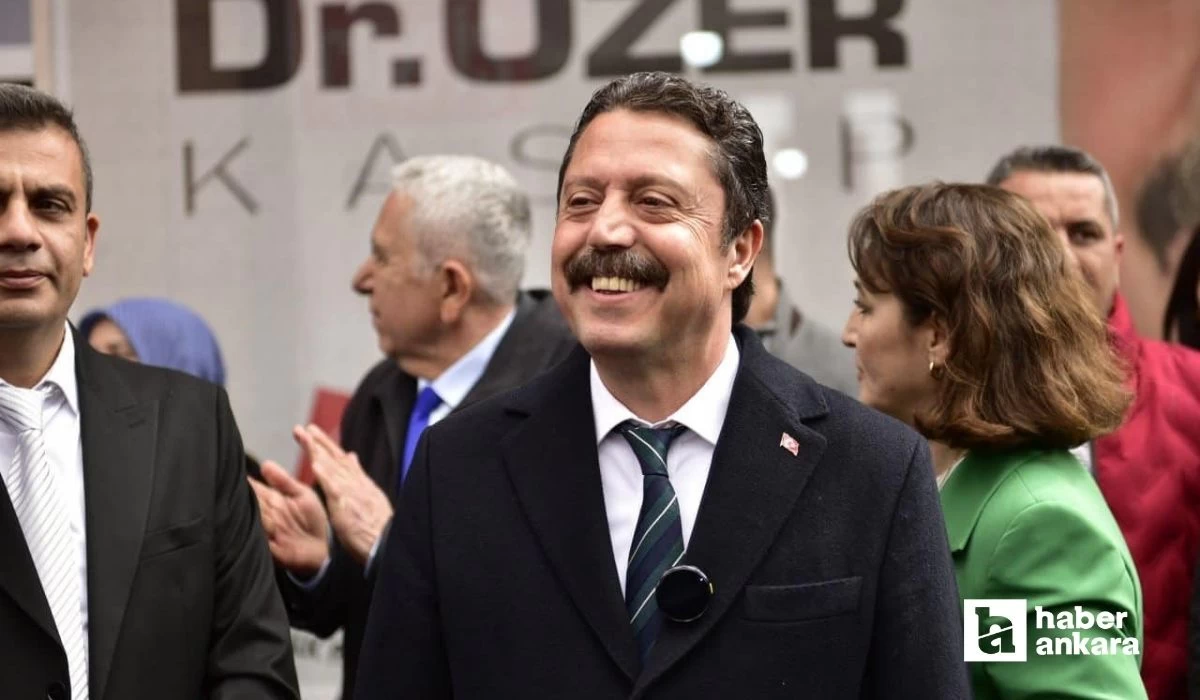 Beypazarı Belediye Başkanı Özer Kasap mazbatasını aldı