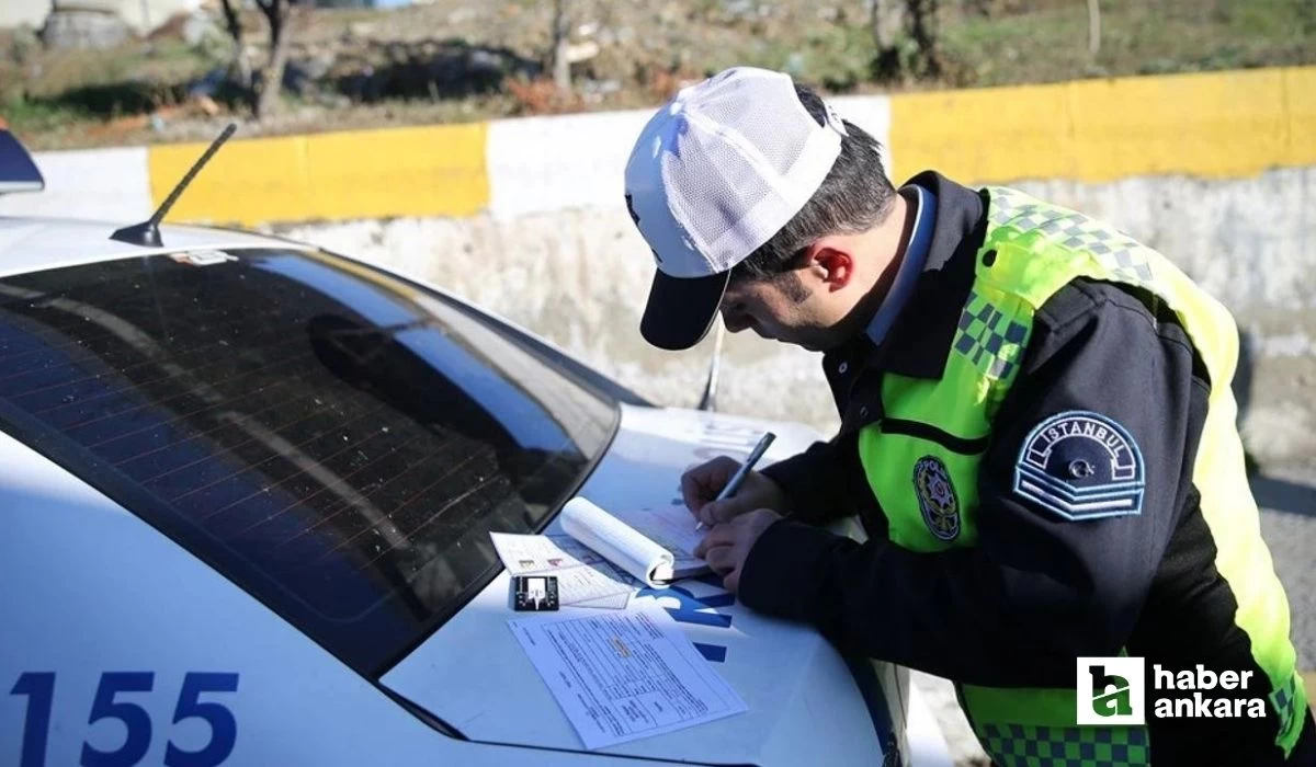 Eskişehir'de abartılı egzozlu ve hatalı park edilen araçlara para cezası kesildi