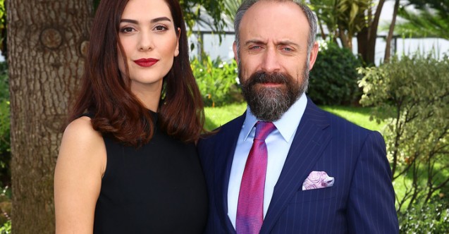Bergüzar Korel'den aylar sonra aynı paylaşım: Yine 30 haftayı devirdik be ortak!