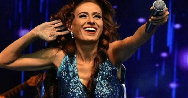 Yıldız Tilbe&#39;nin Zerrin Özer&#39;in  üzerinden "emeklilik" açıklaması!