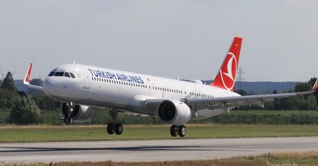 THY uçağının iniş sırasında lastiği patladı!