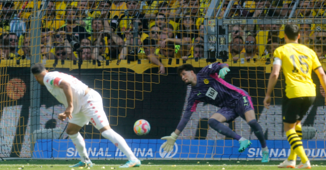 Dortmund, şampiyonluk maçına gelen taraftarını ağlattı!