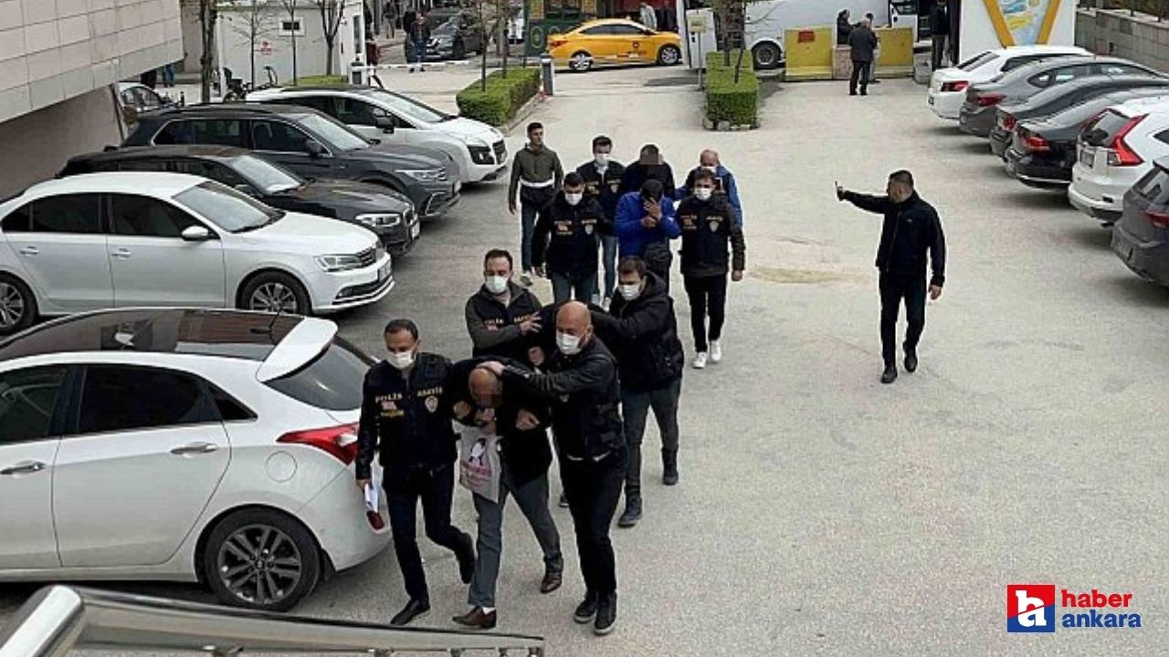Ankara'da kamu görevlisi olduklarını söyleyerek insanları dolandıran 7 kişi gözaltına alındı.