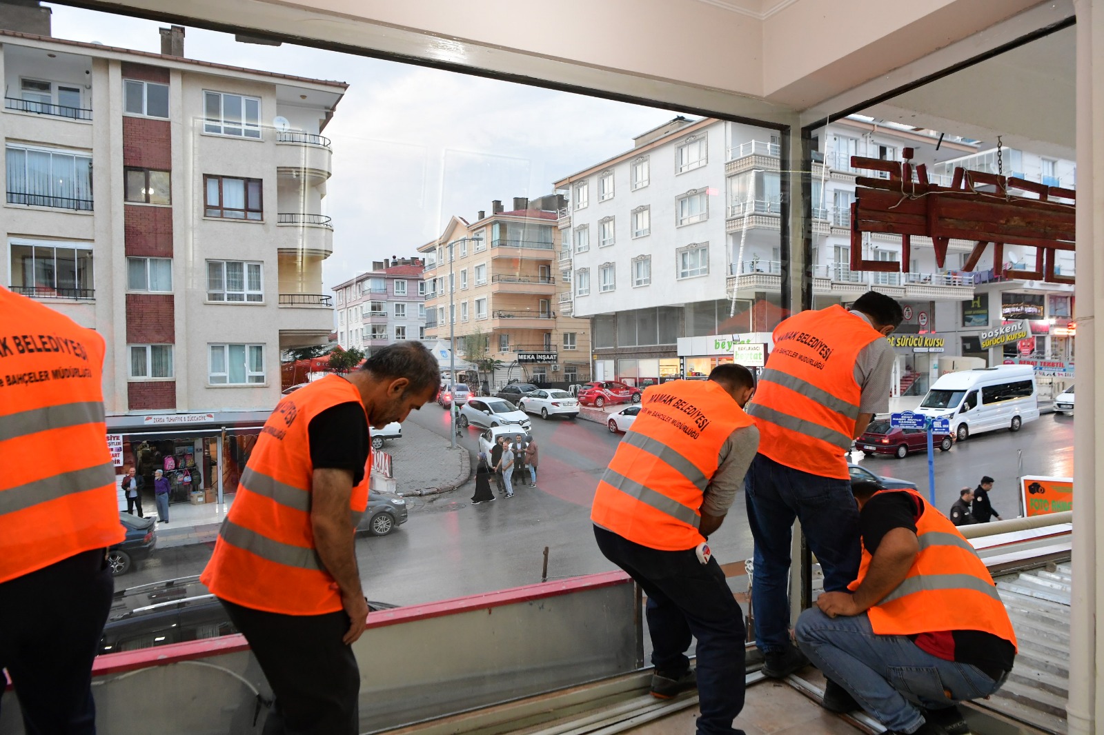 Mamak Belediyesi doğalgaz patlamasında hasar gören binayı onardı