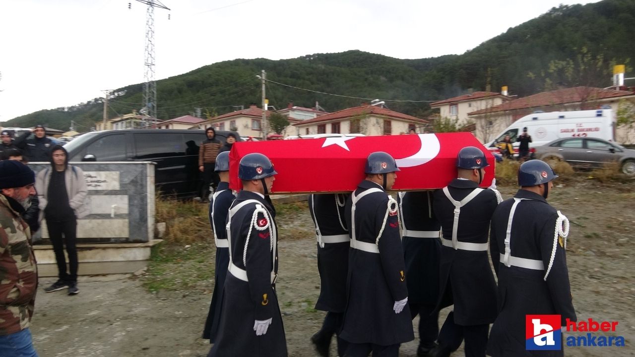 Ankara'da komşusu tarafından öldürülen baba ve oğlu toprağa verildi!