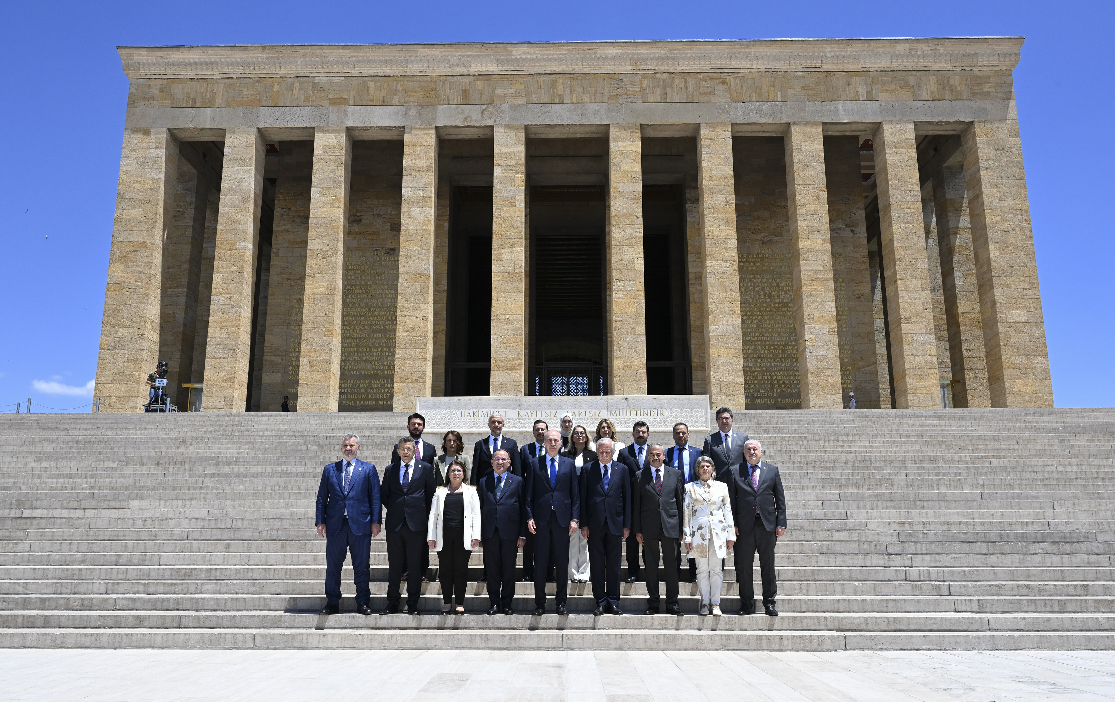 aa-20230615-31435630-31435622-tbmm-baskani-kurtulmus-ve-baskanlik-divani-uyelerinden-anitkabir-ziyareti.jpg