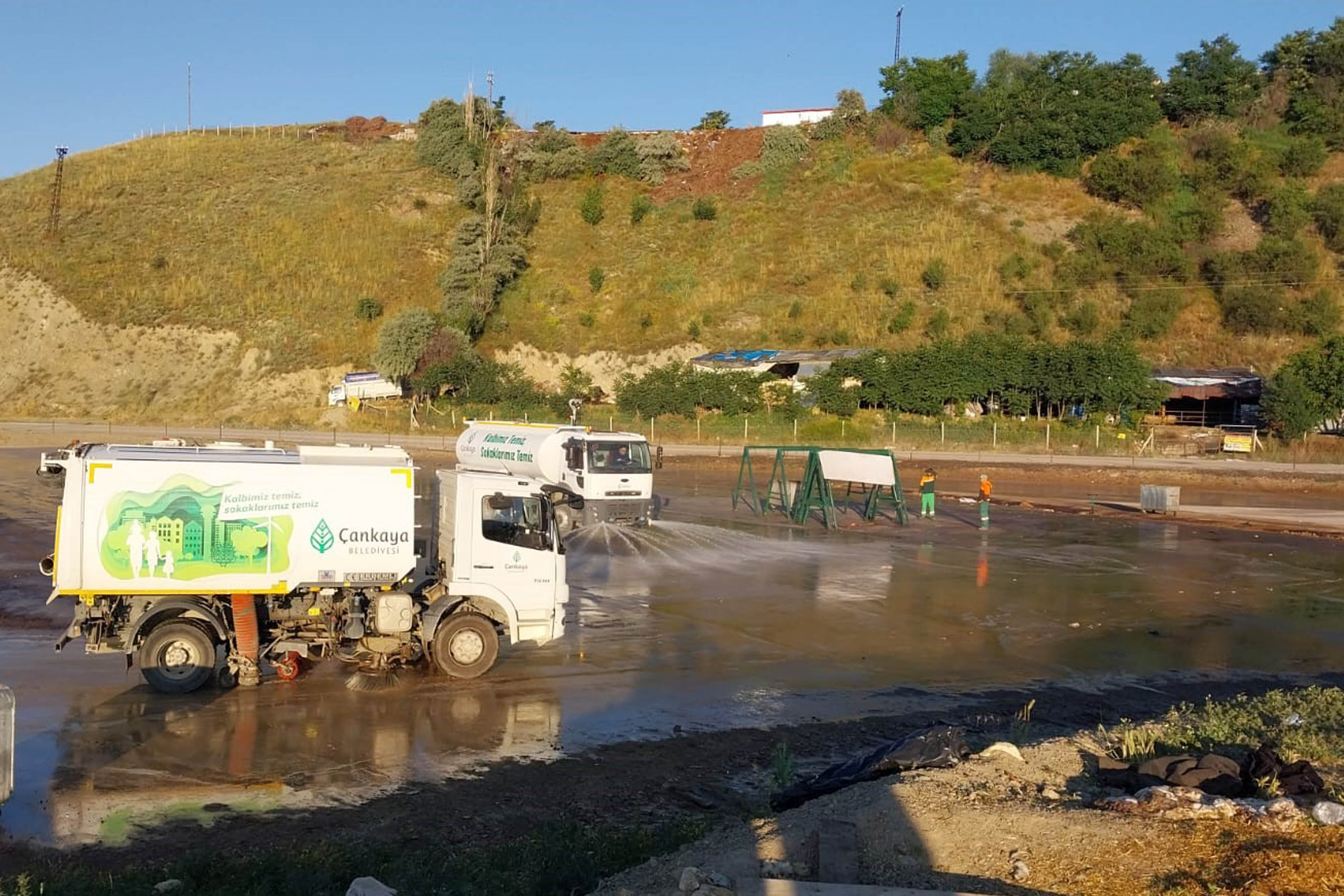 aa-20230702-31572008-31572003-cankaya-belediyesi-ekiplerinden-bayramda-hijyen-mesaisi.jpg