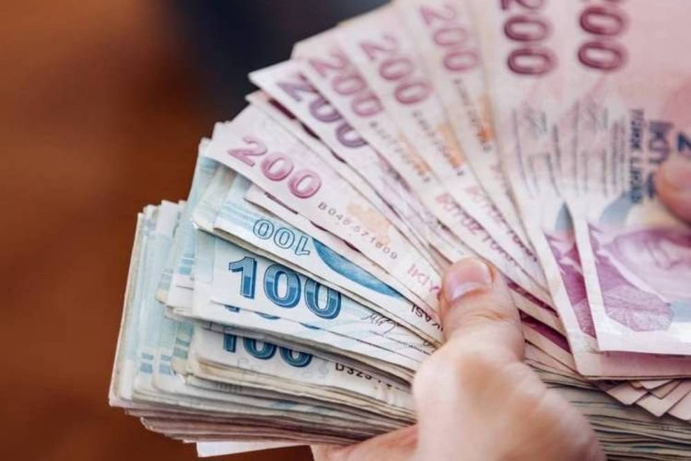 anadolubank-70-bin-liraya-varan-ihtiyac-kredisini-hesaplara-tanimladi-gunluk-164-lira-taksitle-kredinizi-cekin.jpg