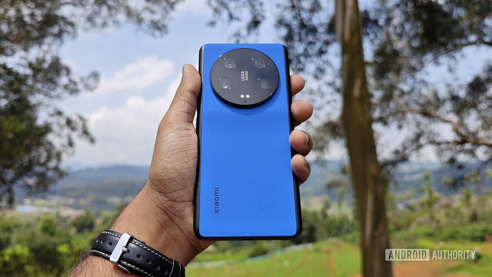 xiaomi-13-ultra-blue-1-scaled.jpg